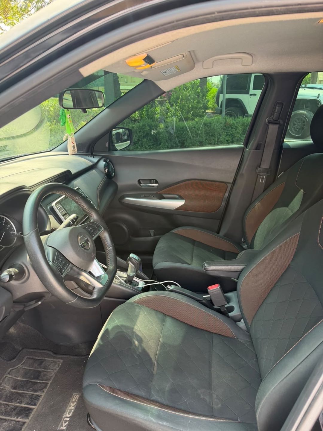 Car Image 2019 NISSAN KICKS 