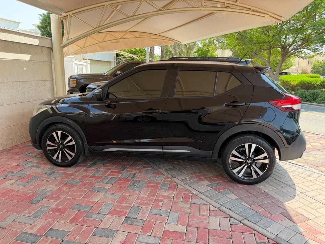 Car Image 2019 NISSAN KICKS 