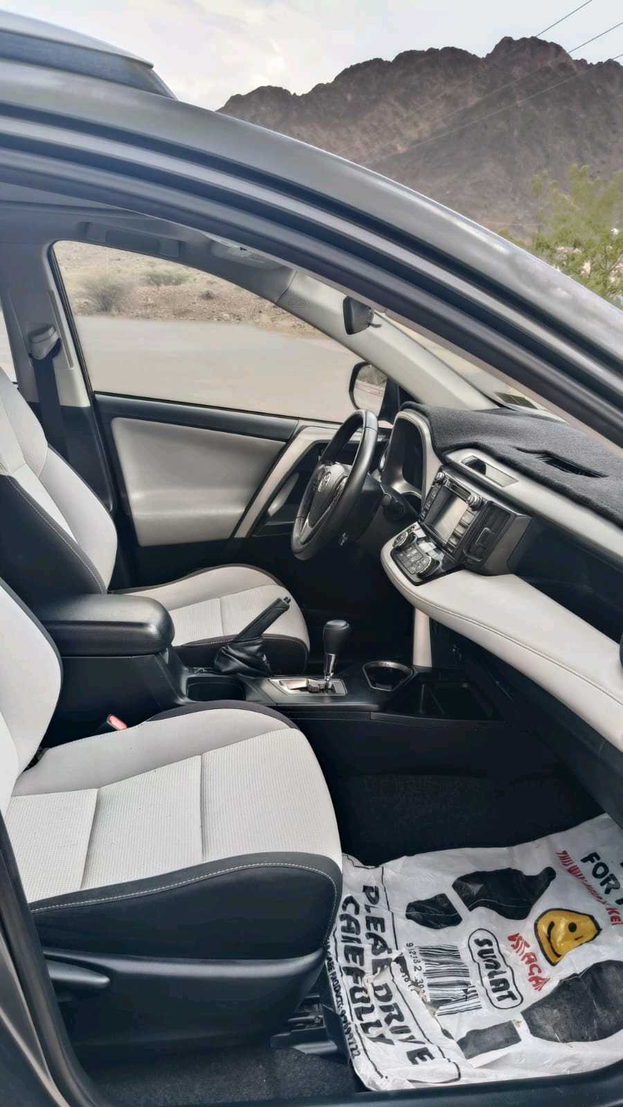 Car Image 2018 TOYOTA RAV4 XLE