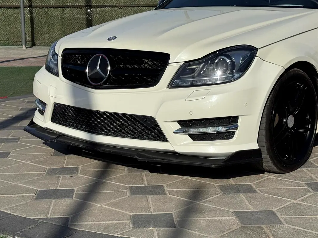 Car Image 2012 MERCEDES C Class 250