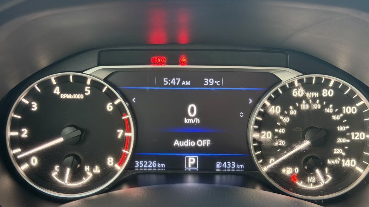 Car Image 2021 NISSAN ALTIMA SV