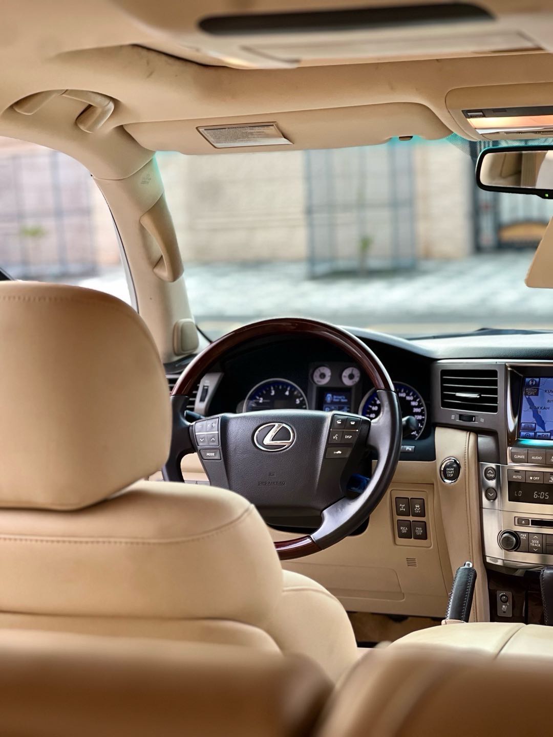 Car Image 2010 LEXUS LX 570 Luxury