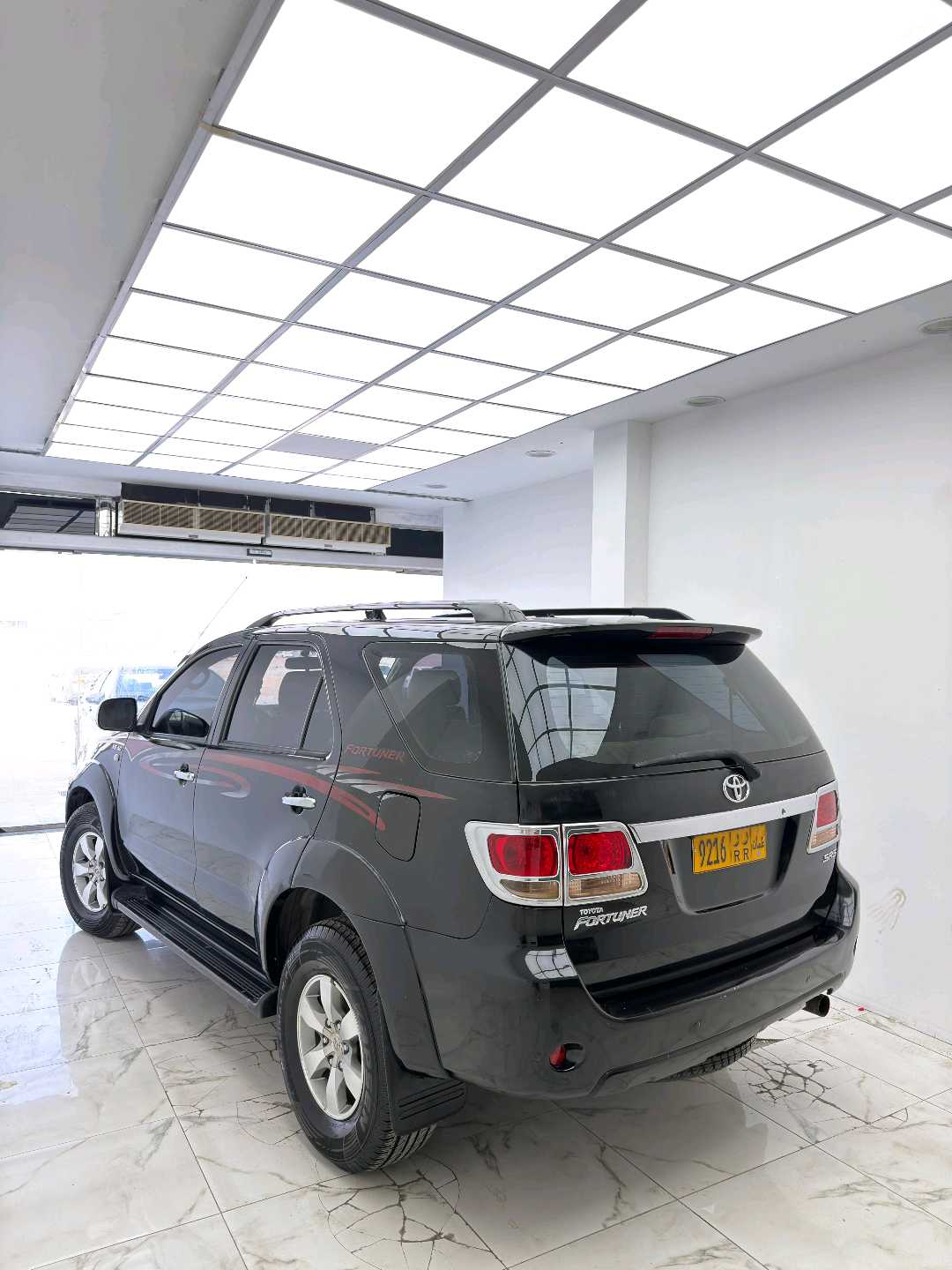 Car Image 2008 TOYOTA FORTUNER SR5
