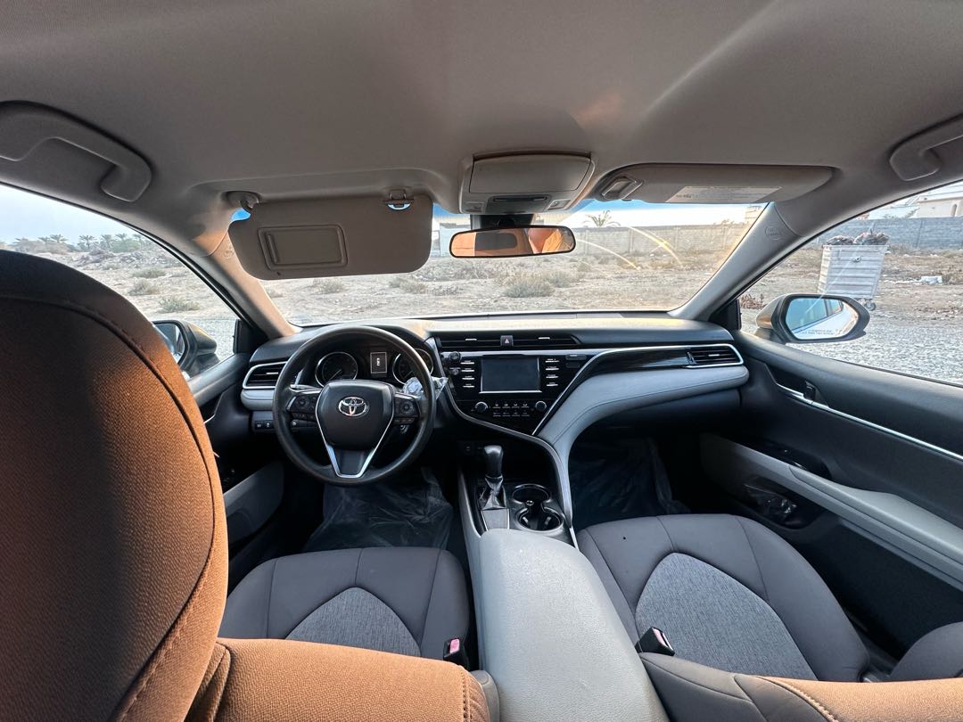 Car Image 2018 TOYOTA CAMRY LE