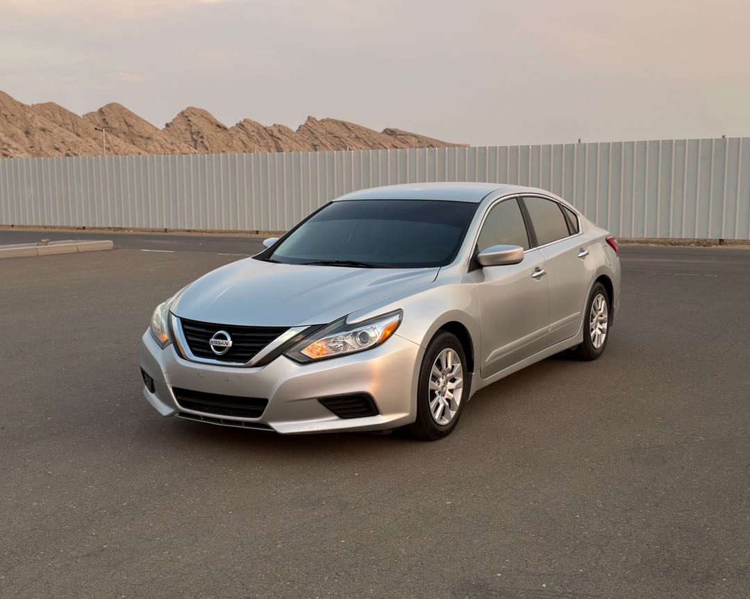 Car Image 2017 NISSAN ALTIMA SV