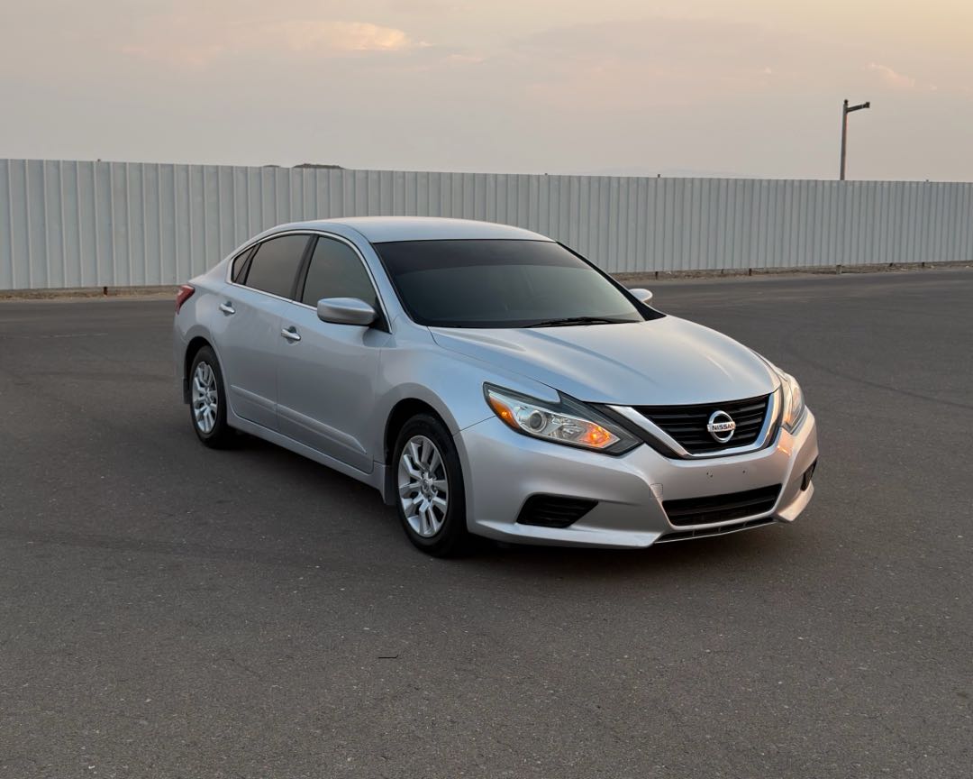 Car Image 2017 NISSAN ALTIMA SV