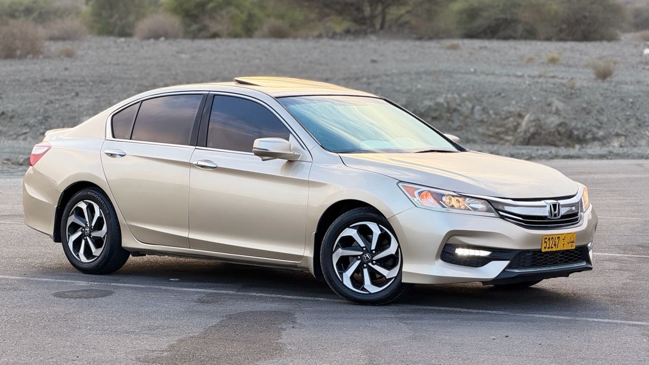 Car Image 2017 HONDA ACCORD EX