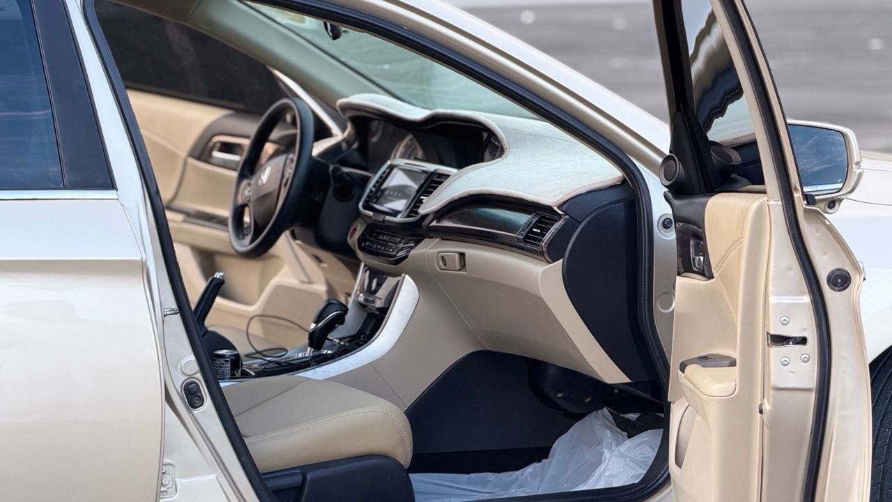 Car Image 2017 HONDA ACCORD EX
