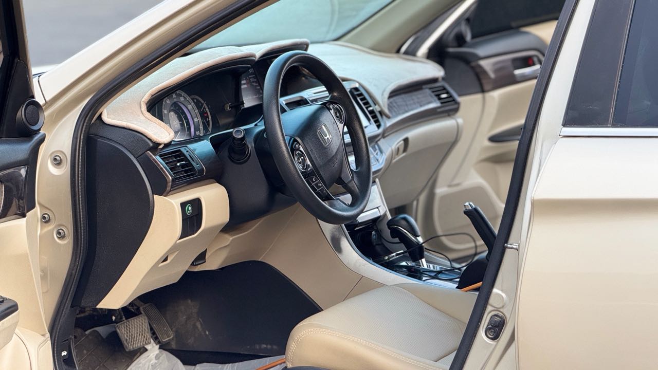 Car Image 2017 HONDA ACCORD EX