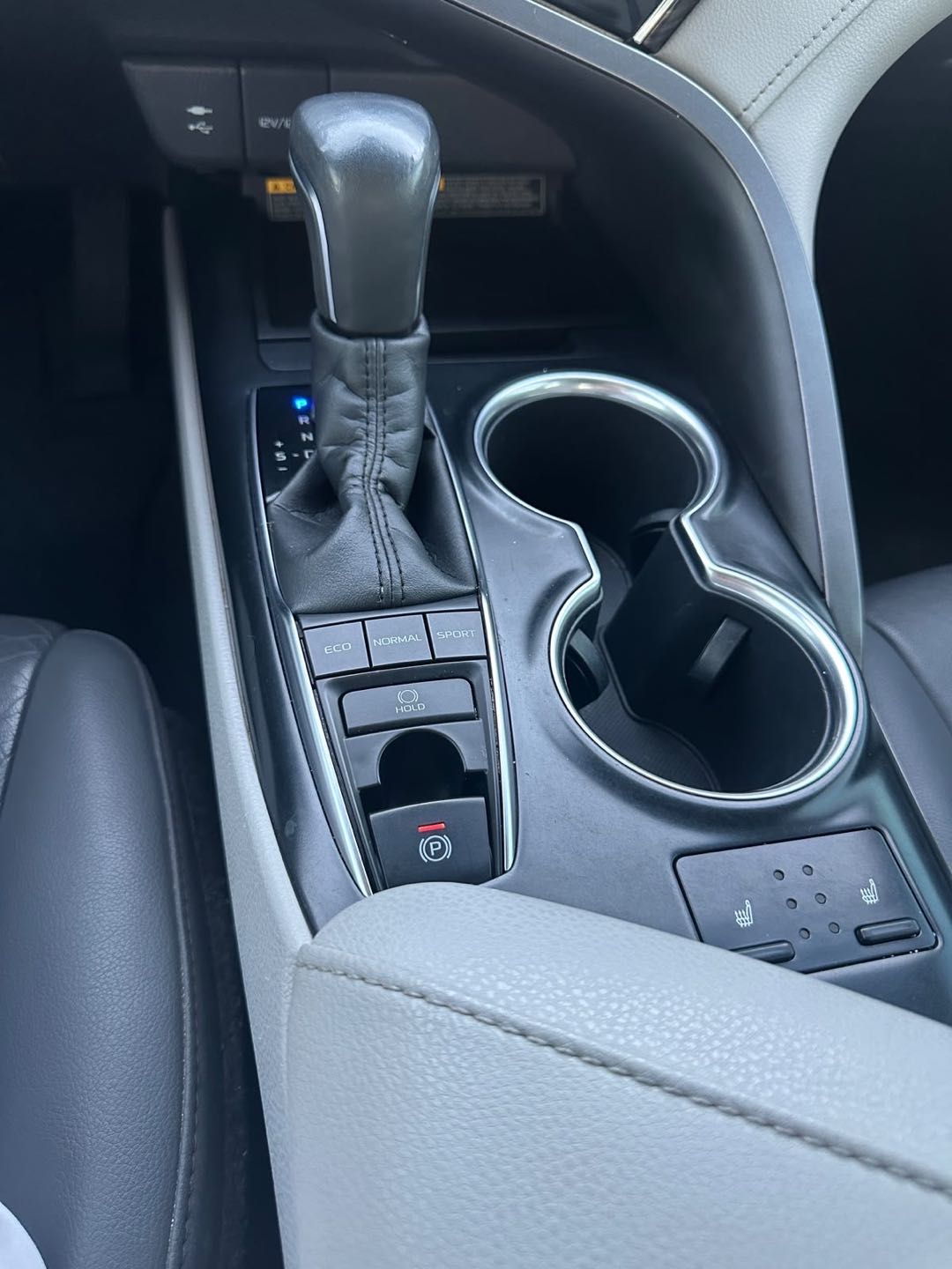 Car Image 2018 TOYOTA CAMRY XLE