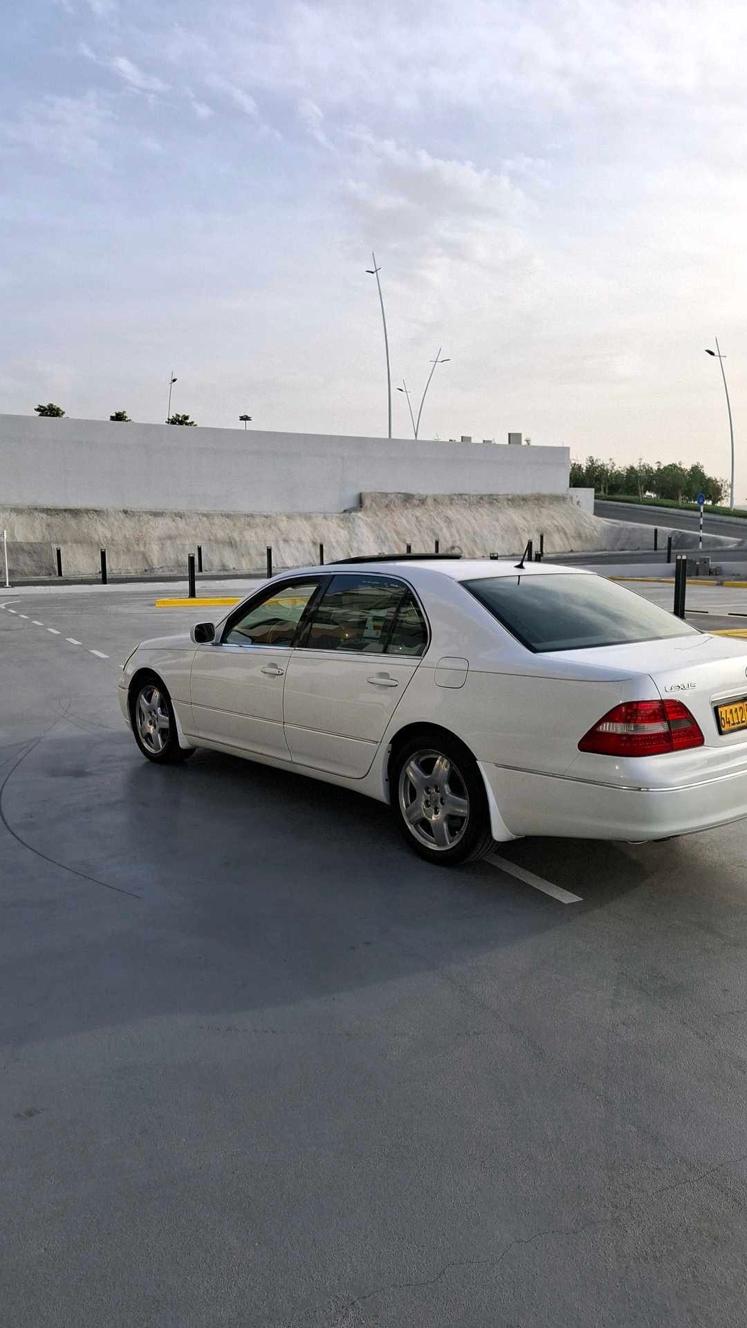 Car Image 2001 LEXUS LS 430 1/2 Ultra