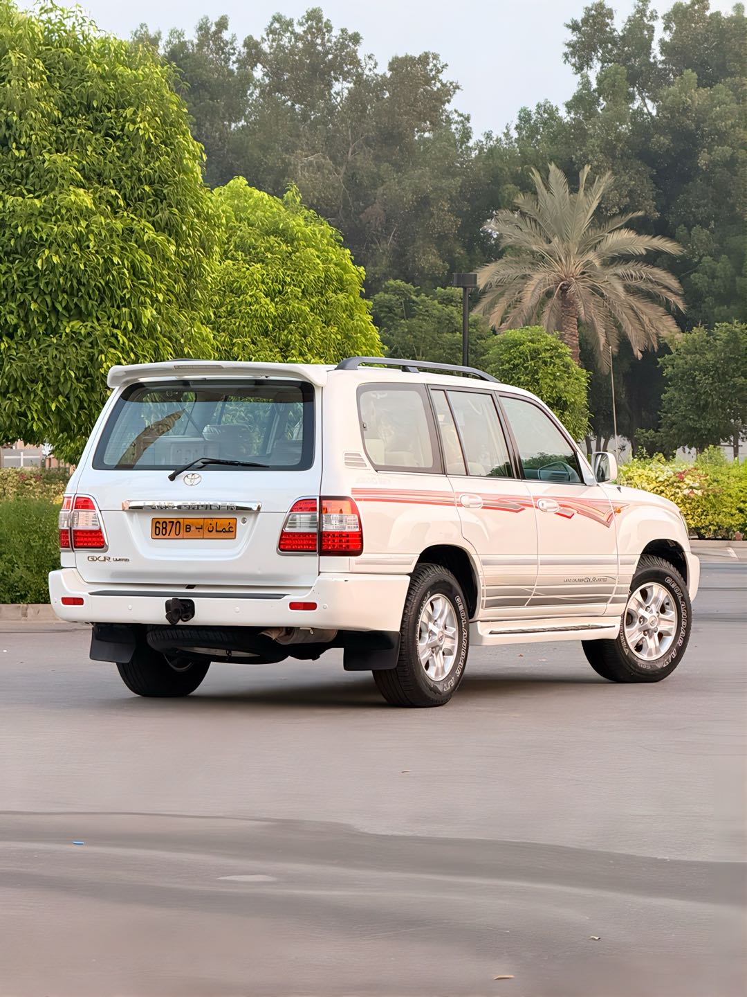 Car Image 2006 TOYOTA LAND CRUISER GX.R