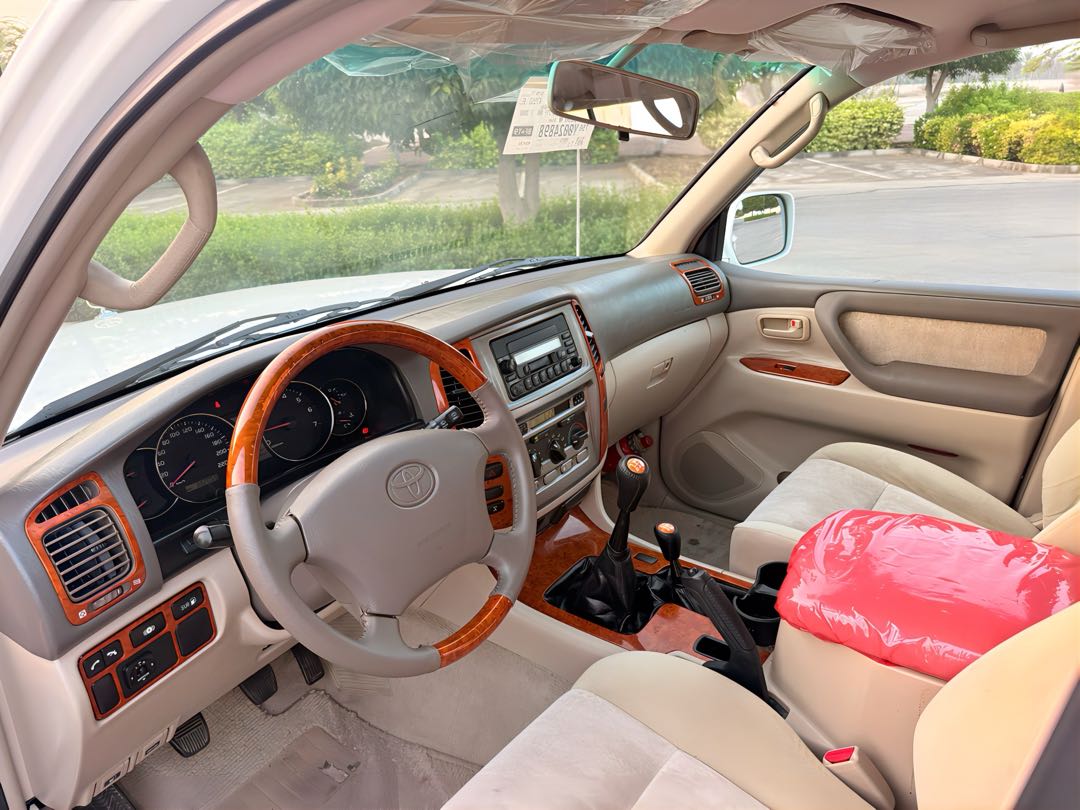 Car Image 2006 TOYOTA LAND CRUISER GX.R
