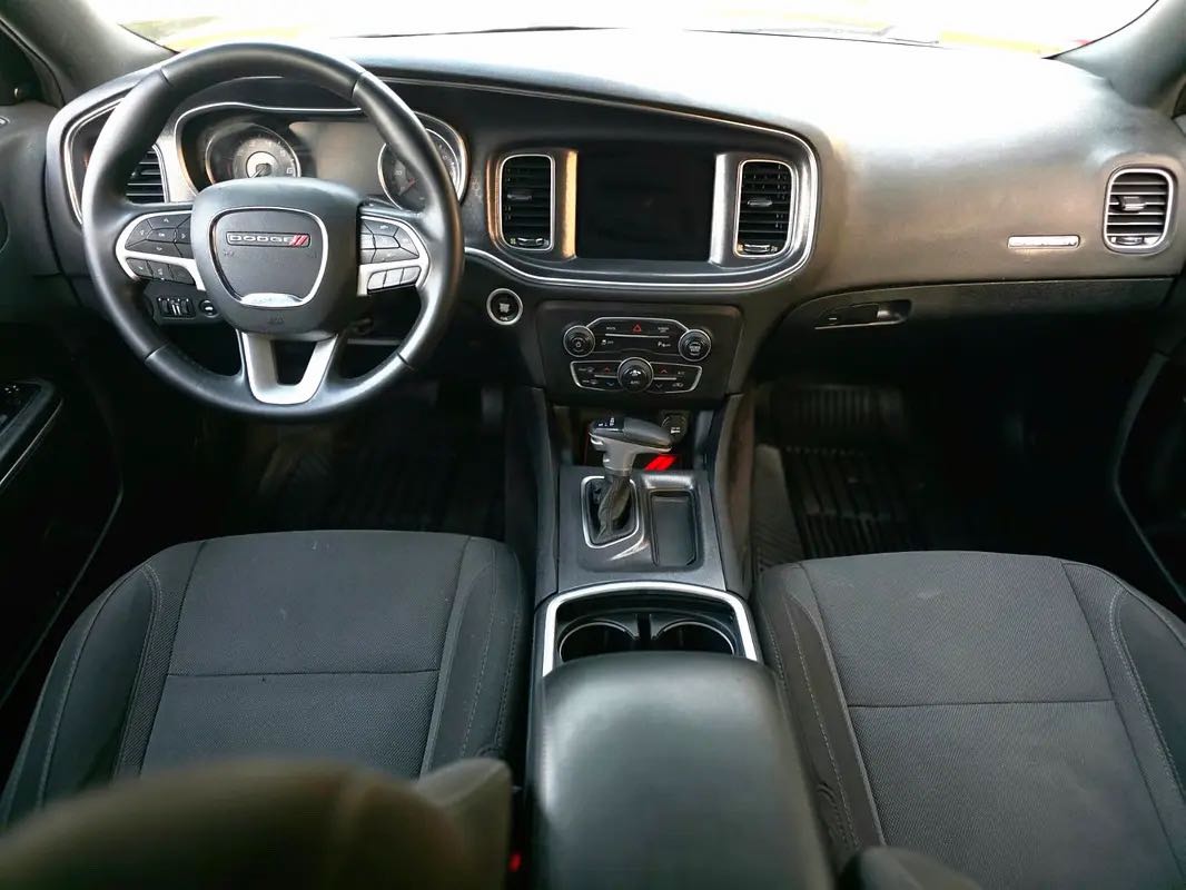 Car Image 2018 DODGE CHARGER SXT
