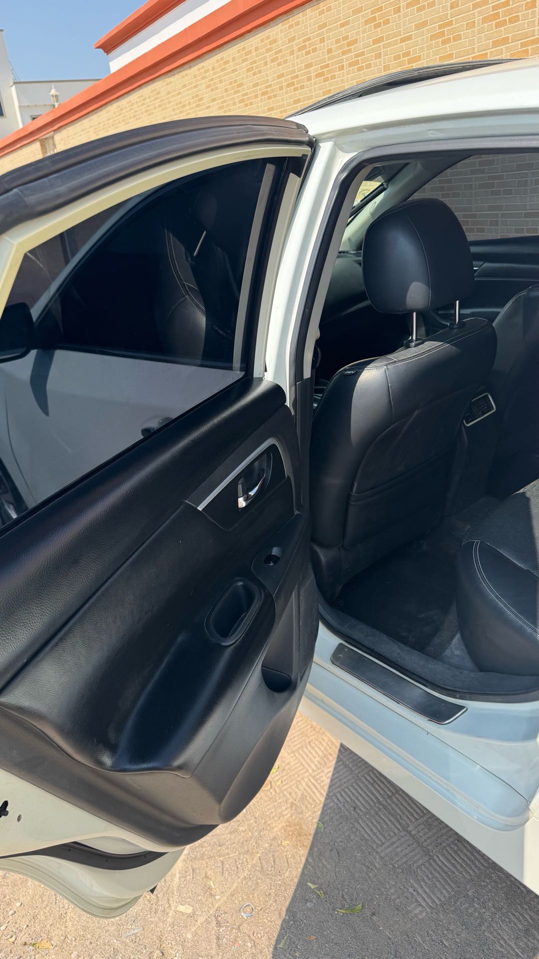 Car Image 2016 NISSAN ALTIMA SL
