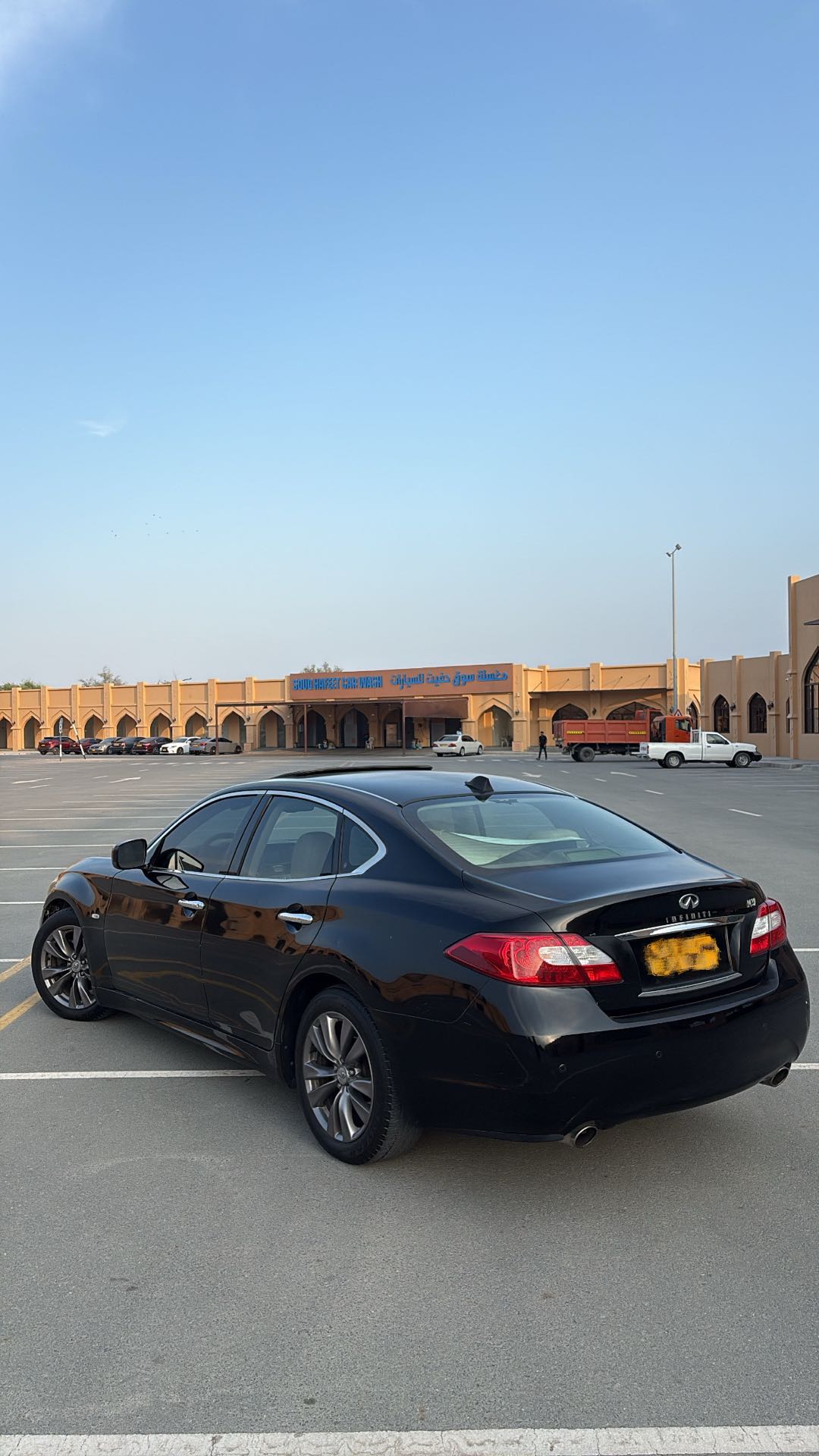 Car Image 2011 INFINITI M 