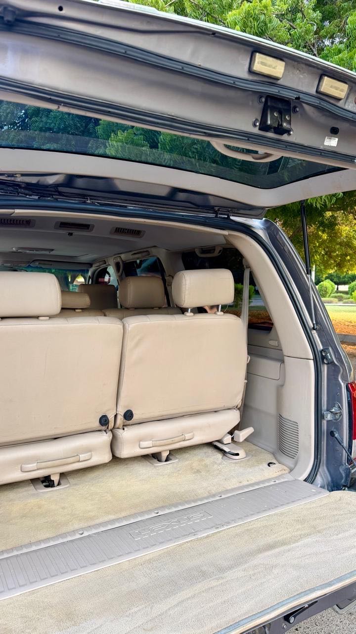 Car Image 2001 LEXUS LX 470