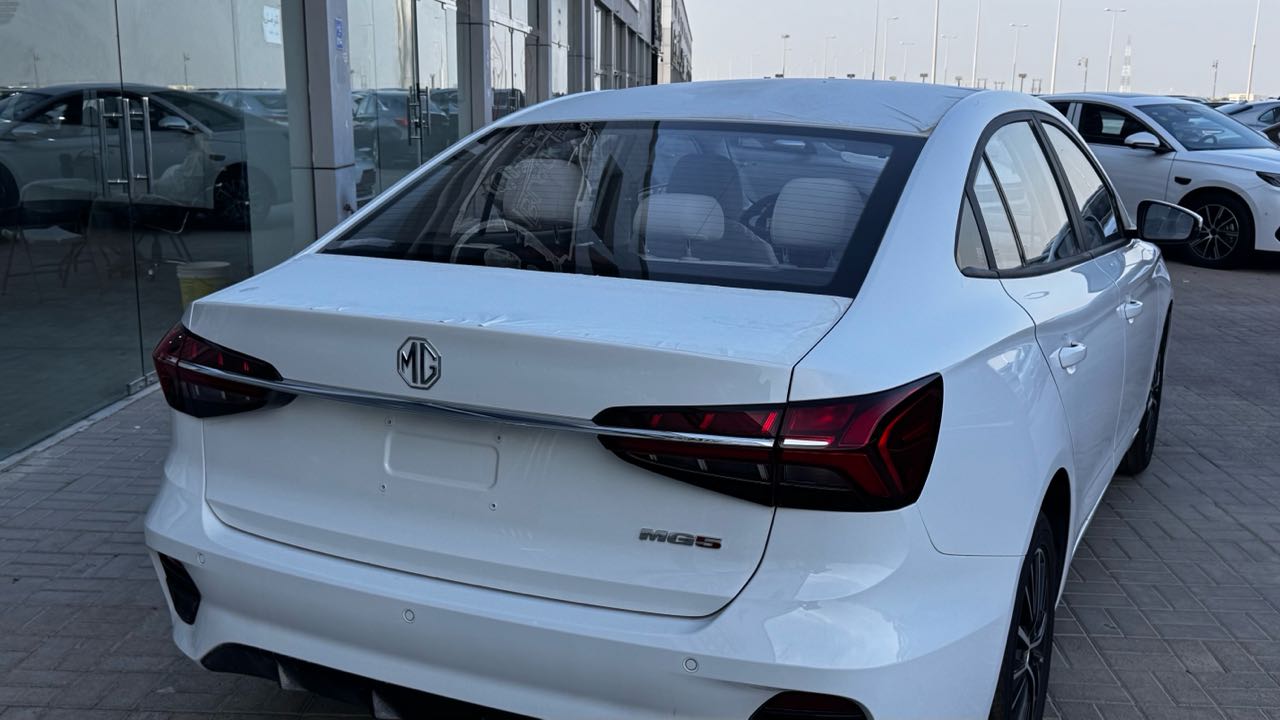 Car Image 2027 MG 5 