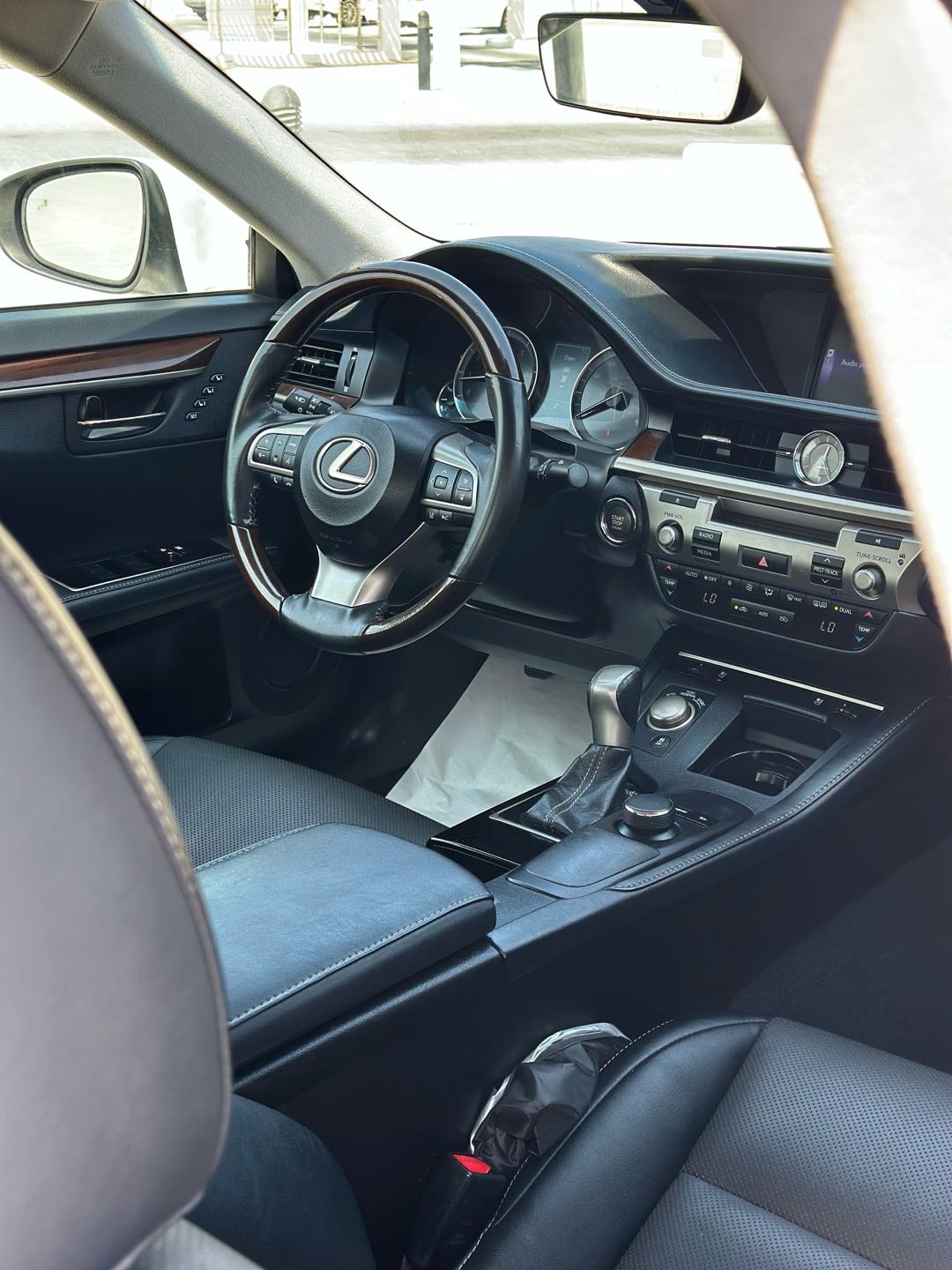 Car Image 2018 LEXUS ES 350