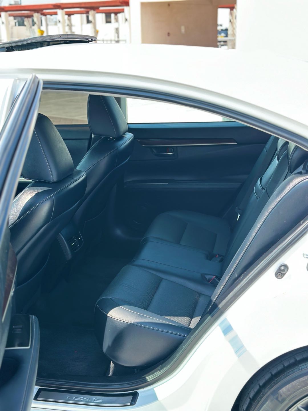 Car Image 2018 LEXUS ES 350