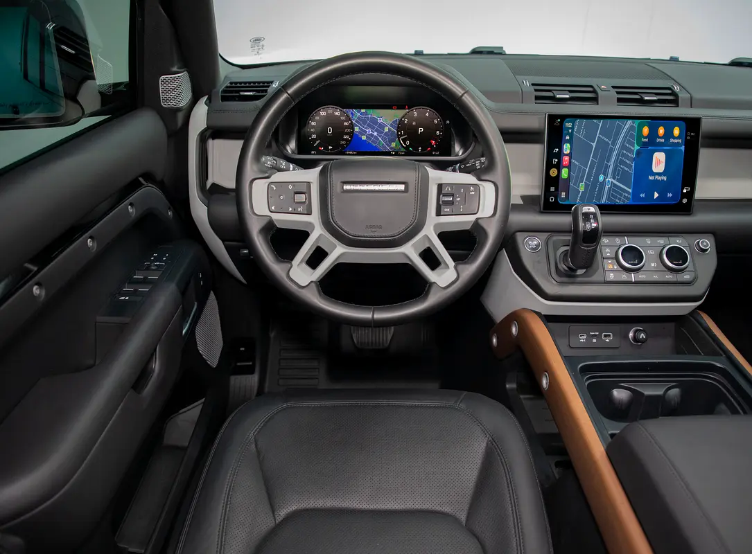 Car Image 2023 LAND ROVER DEFENDER 130 SE