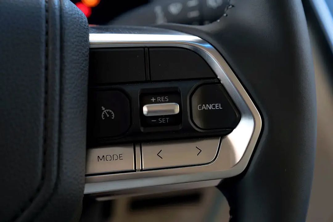 Car Image 2025 TOYOTA LAND CRUISER EXR