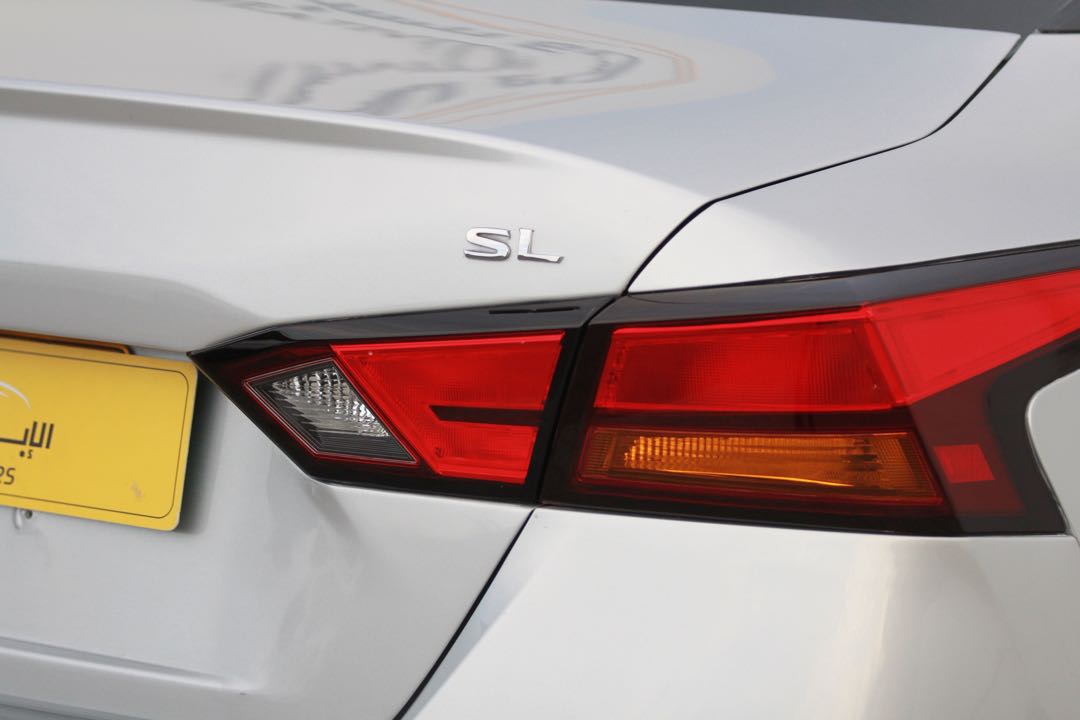 Car Image 2019 NISSAN ALTIMA SL
