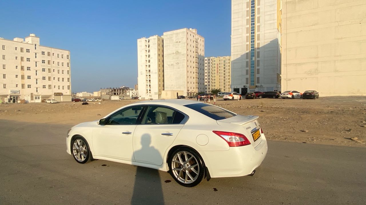 Car Image 2011 NISSAN MAXIMA SL