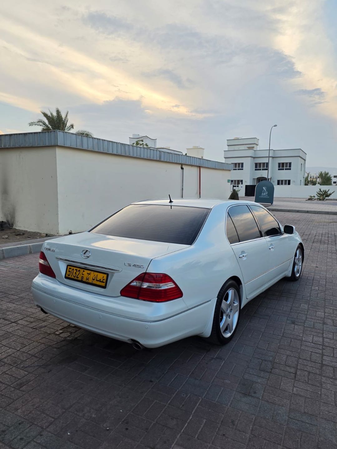 Car Image 2005 LEXUS LS 430 1/2 Ultra