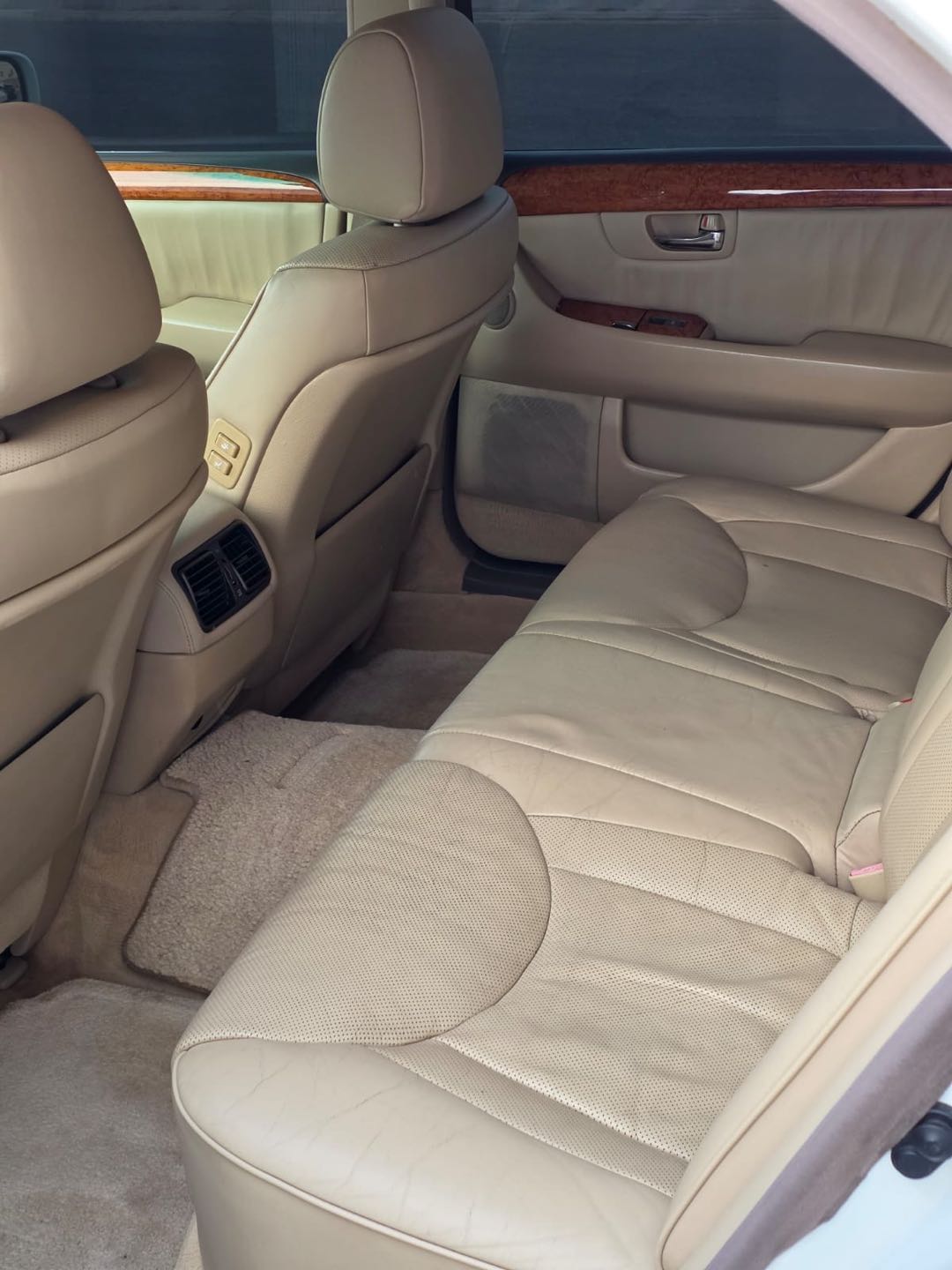 Car Image 2005 LEXUS LS 430 1/2 Ultra