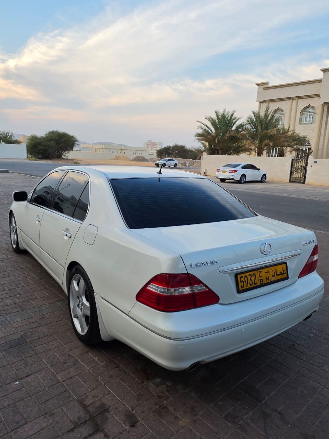 Car Image 2005 LEXUS LS 430 1/2 Ultra