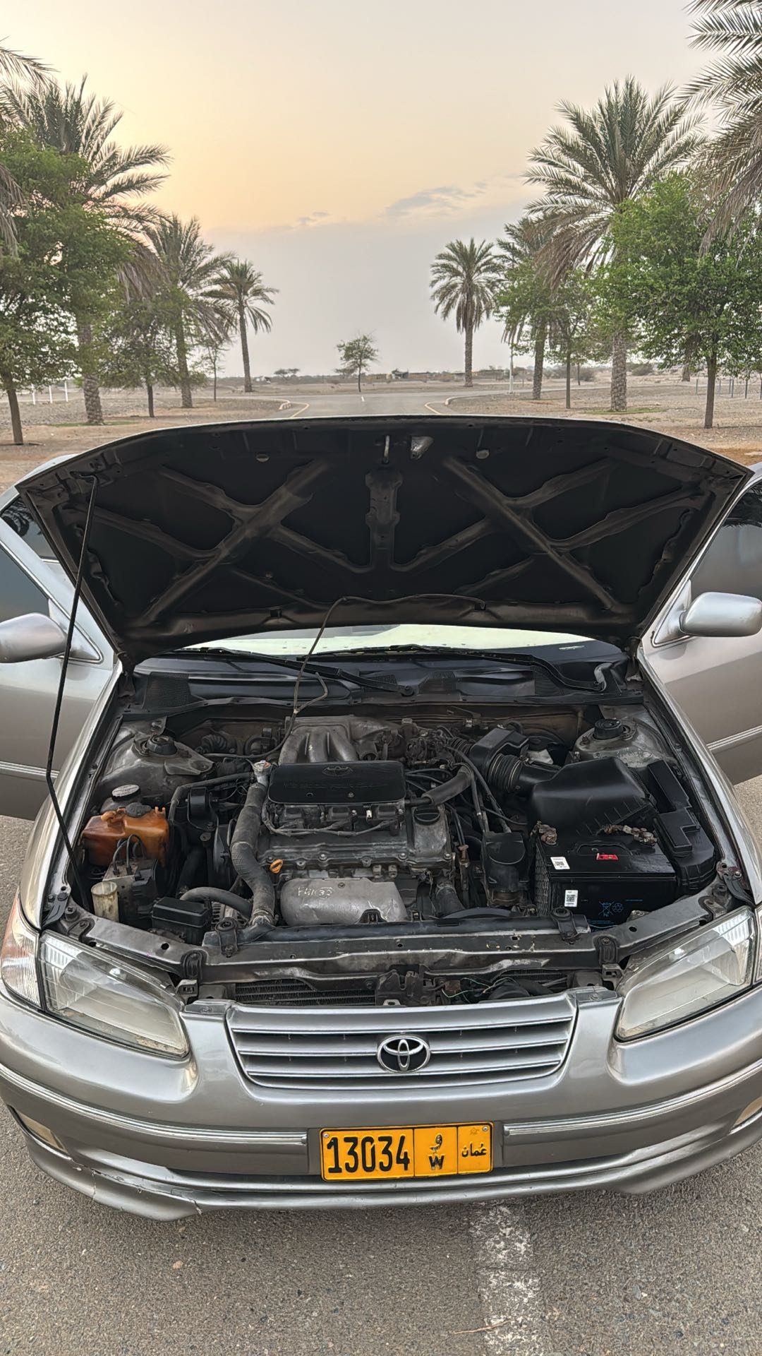 Car Image 1998 TOYOTA CAMRY SE