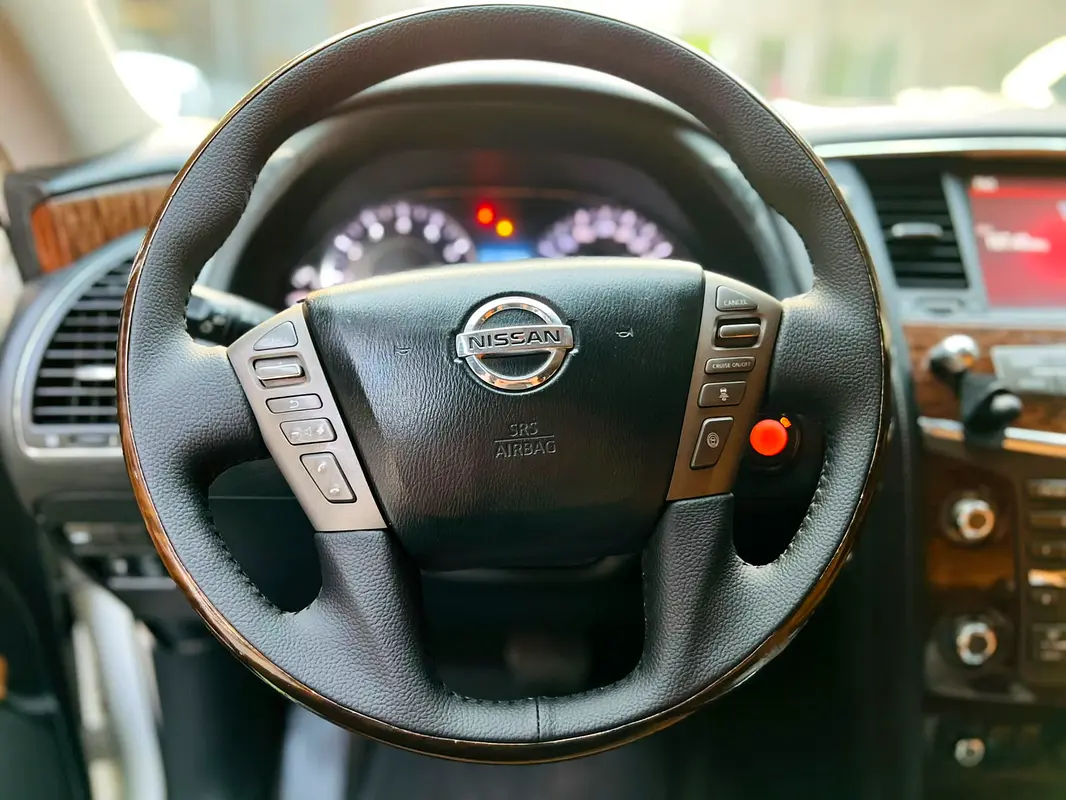 Car Image 2014 NISSAN PATROL LE Platinum
