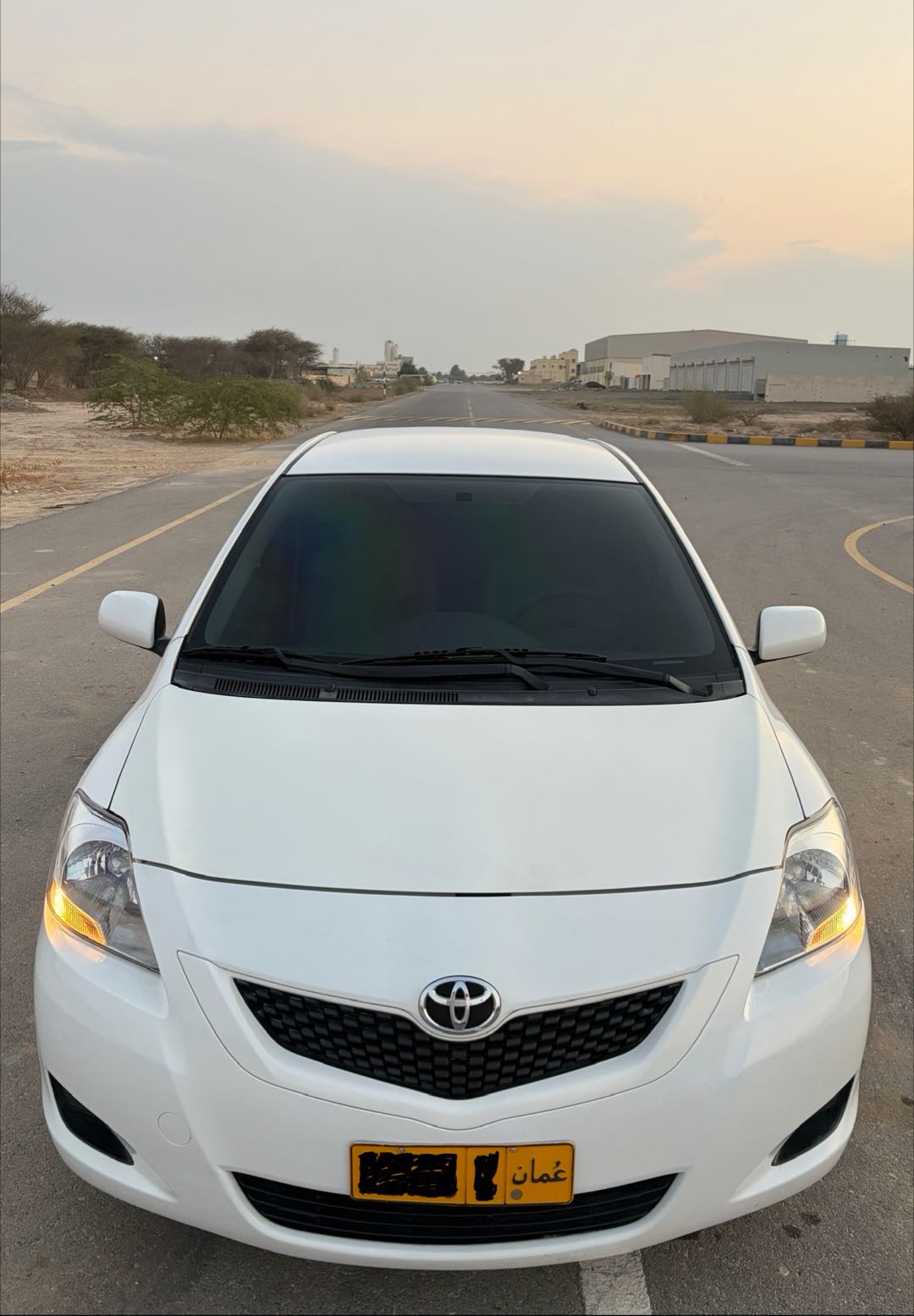 Car Image 2009 TOYOTA YARIS LE