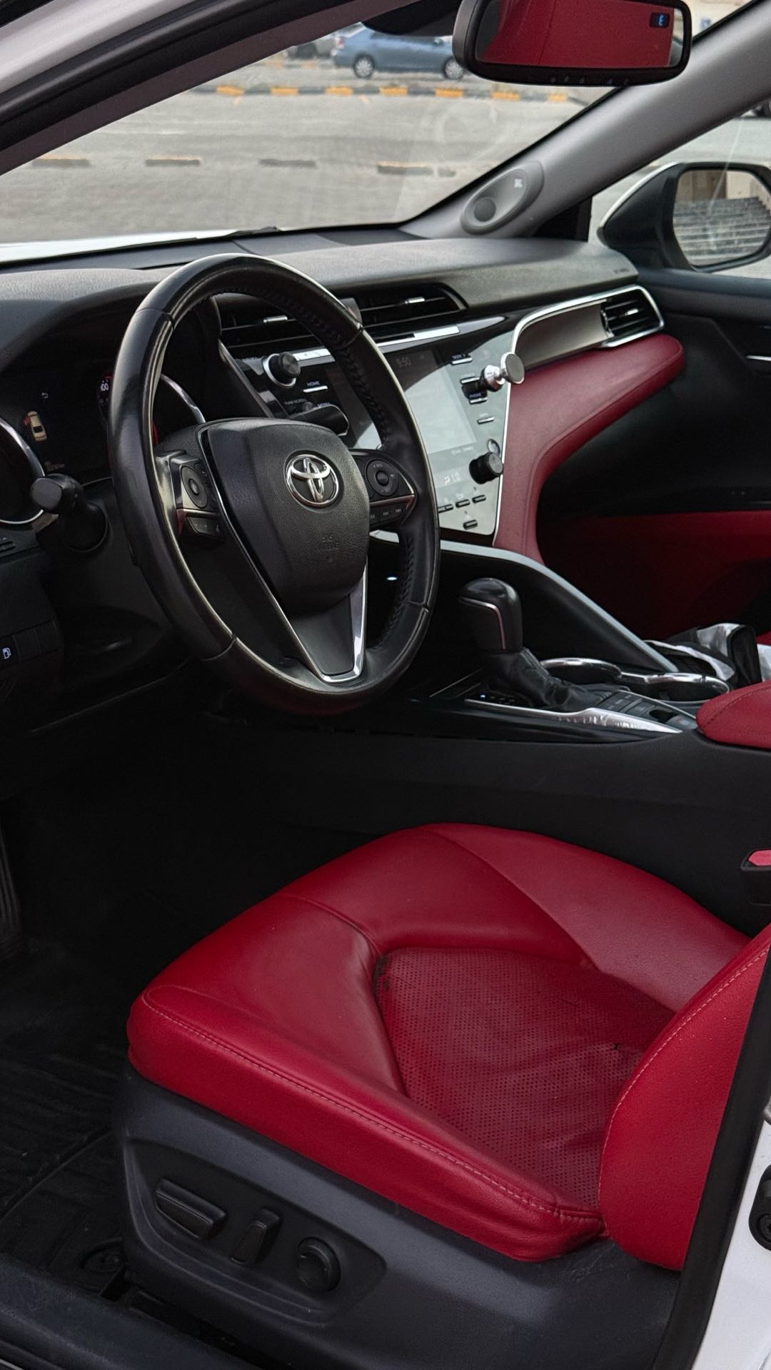Car Image 2018 TOYOTA CAMRY XSE