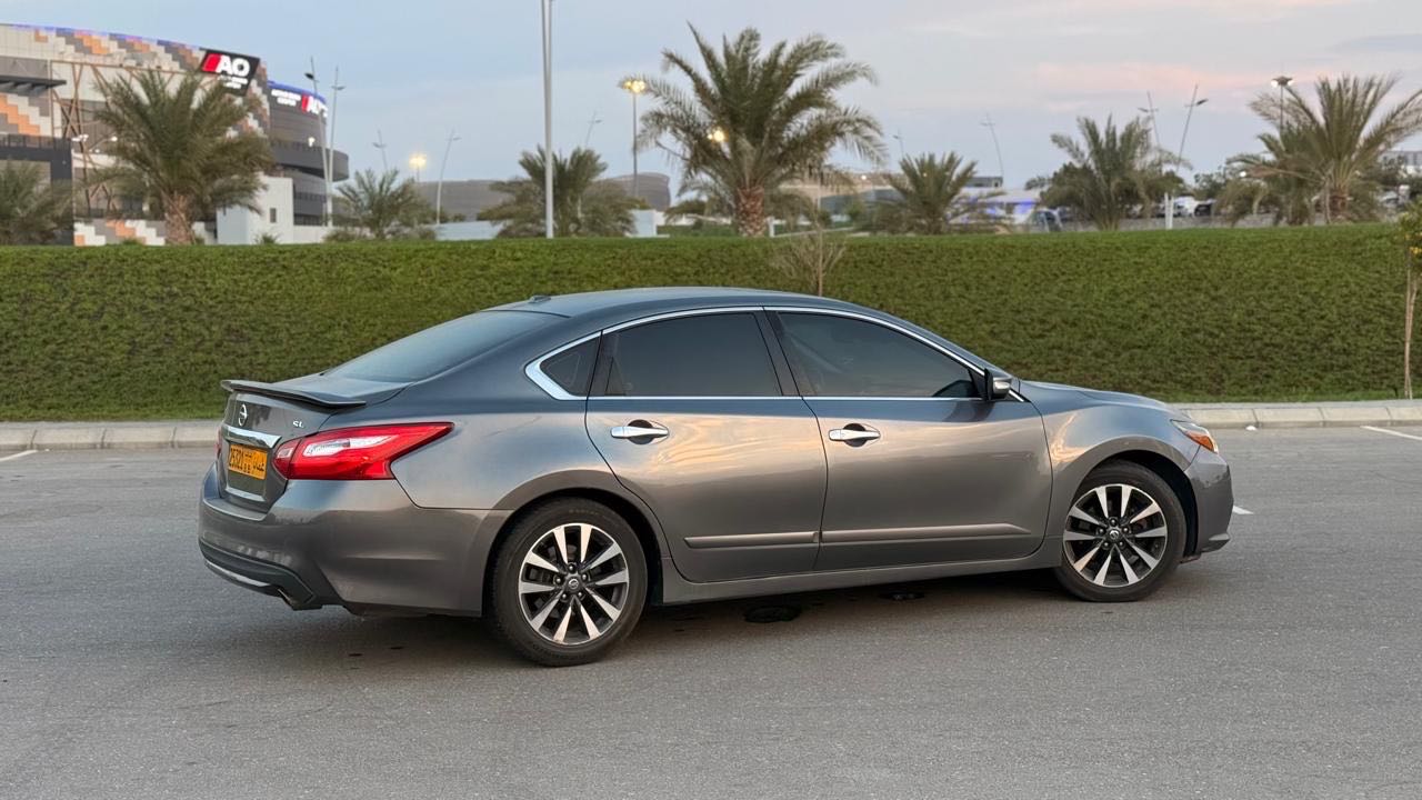 Car Image 2016 NISSAN ALTIMA SL