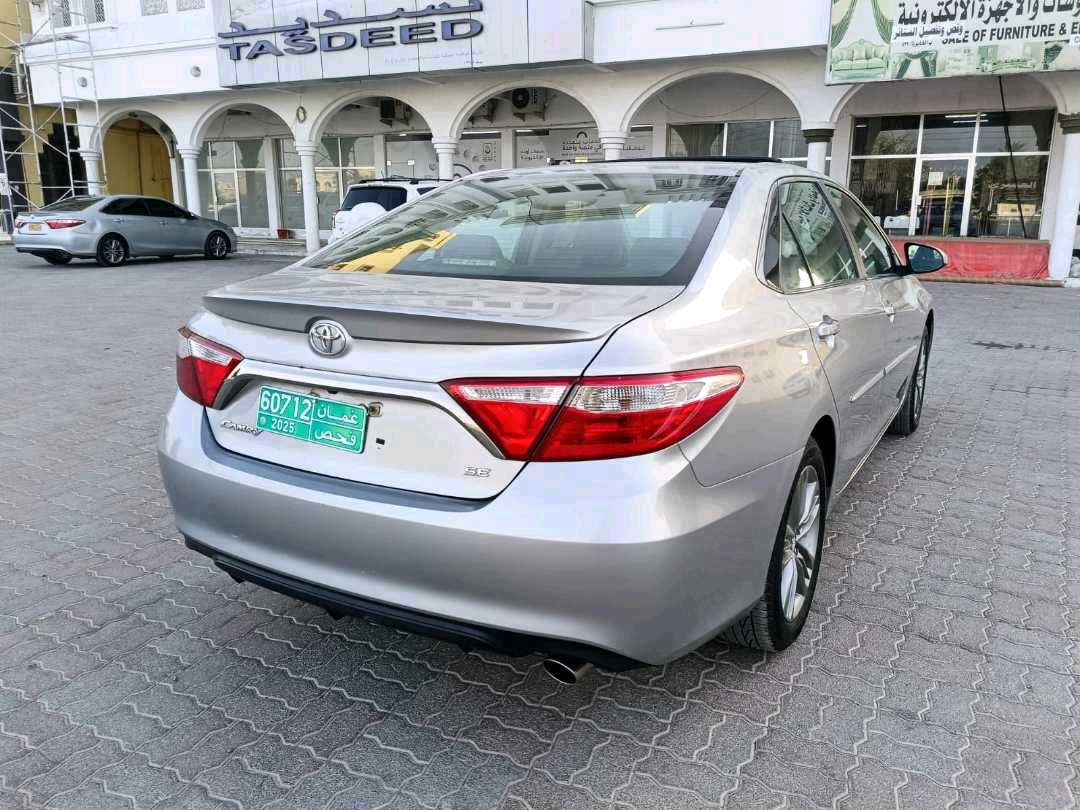 Car Image 2017 TOYOTA CAMRY SE