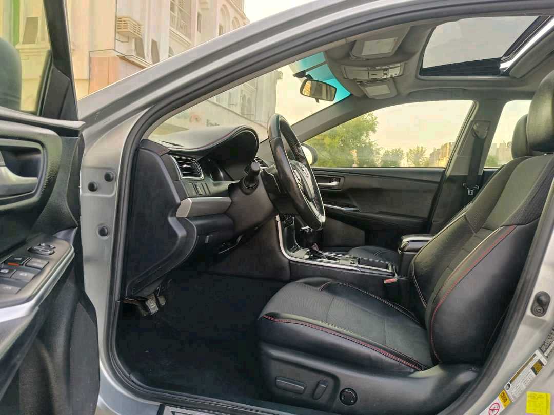 Car Image 2017 TOYOTA CAMRY SE