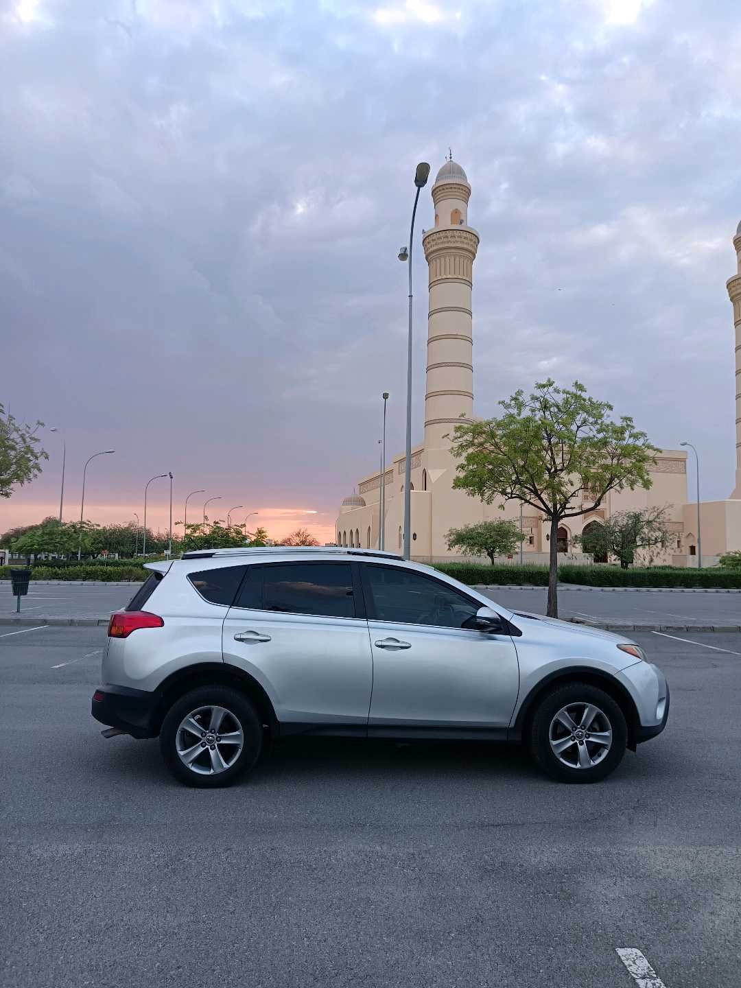 Car Image 2015 TOYOTA RAV4 XLE