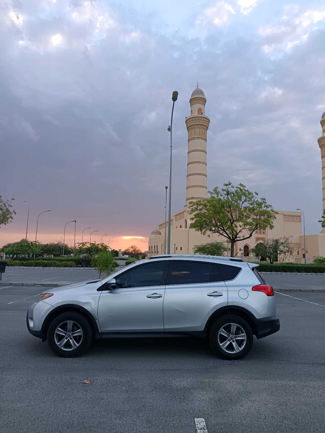 Car Image 2015 TOYOTA RAV4 XLE