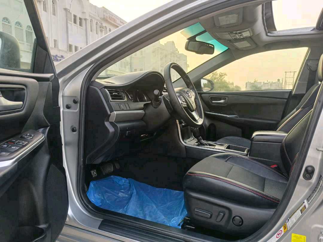 Car Image 2017 TOYOTA CAMRY SE