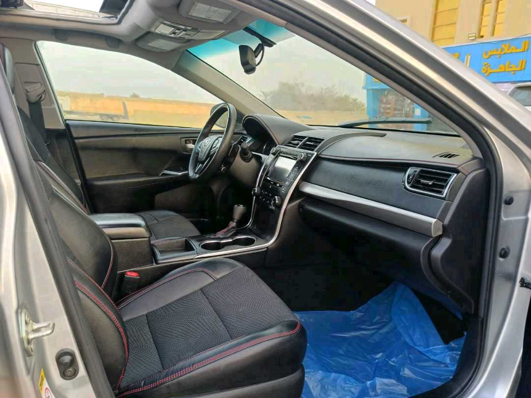 Car Image 2017 TOYOTA CAMRY SE