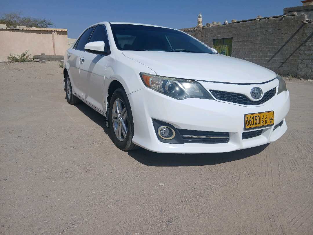 Car Image 2013 TOYOTA CAMRY LE