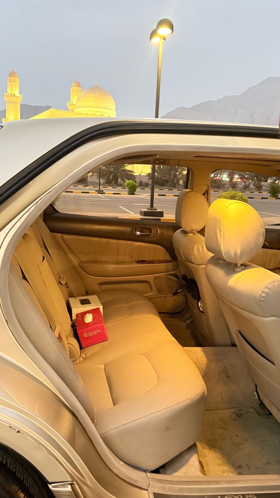 Car Image 1999 LEXUS LS 400