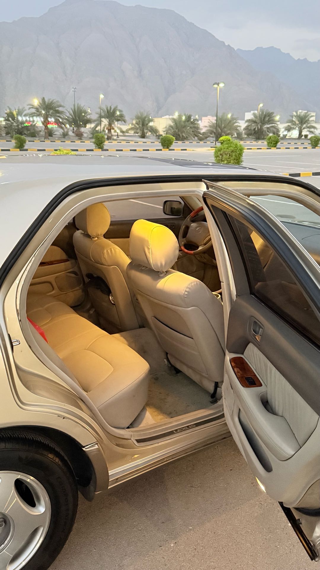 Car Image 1999 LEXUS LS 400