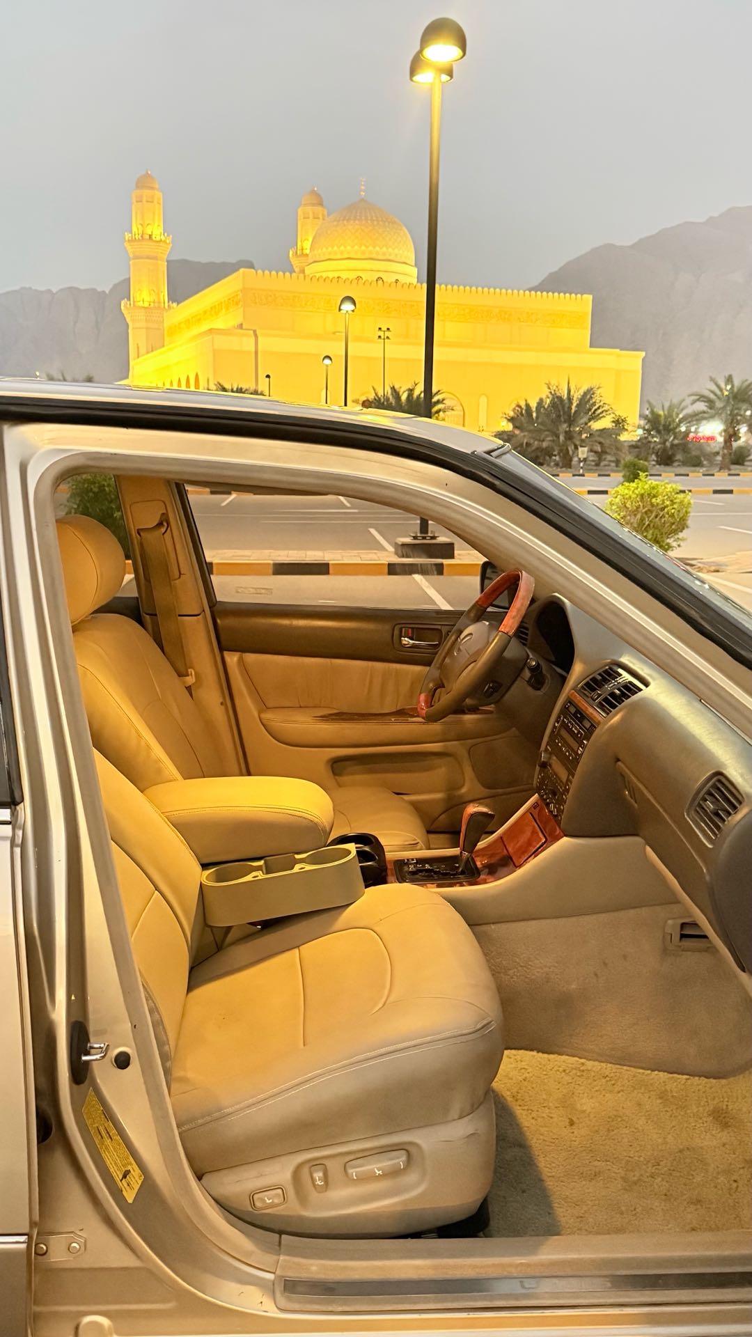 Car Image 1999 LEXUS LS 400