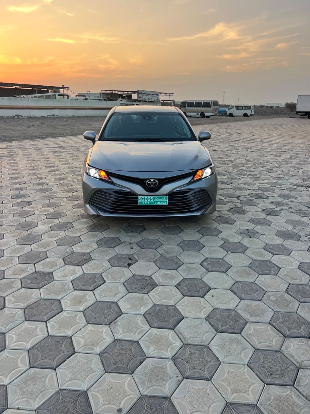 Car Image 2019 TOYOTA CAMRY LE