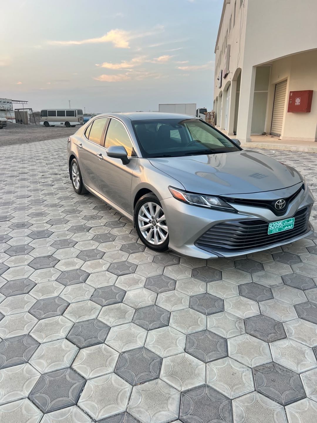 Car Image 2019 TOYOTA CAMRY LE