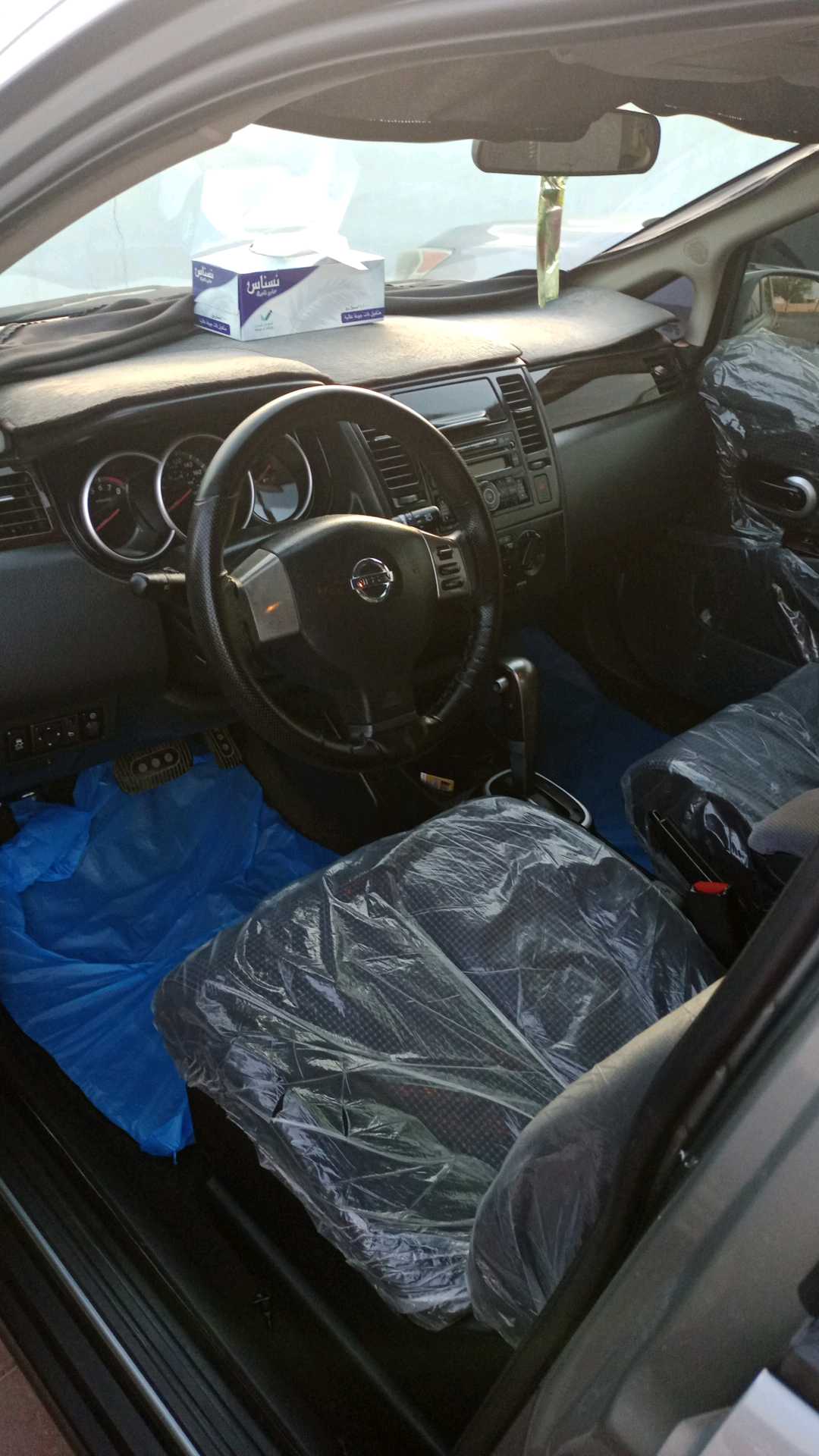 Car Image 2011 NISSAN VERSA SL
