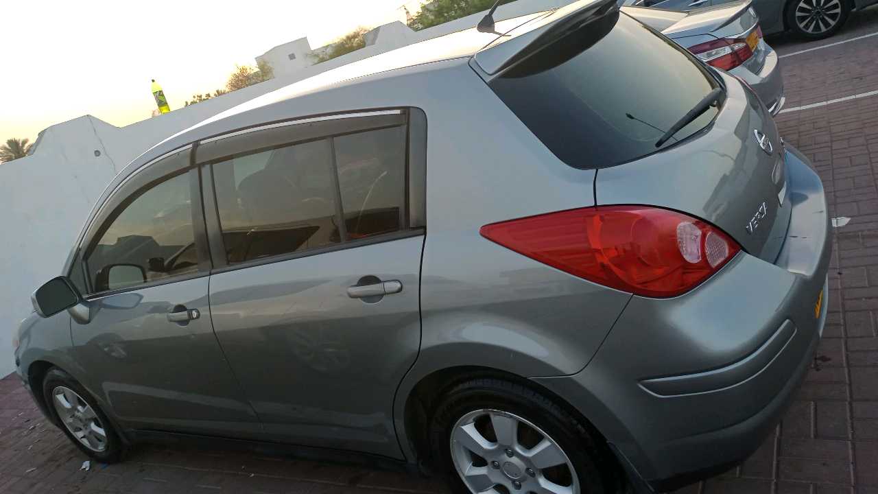 Car Image 2011 NISSAN VERSA SL